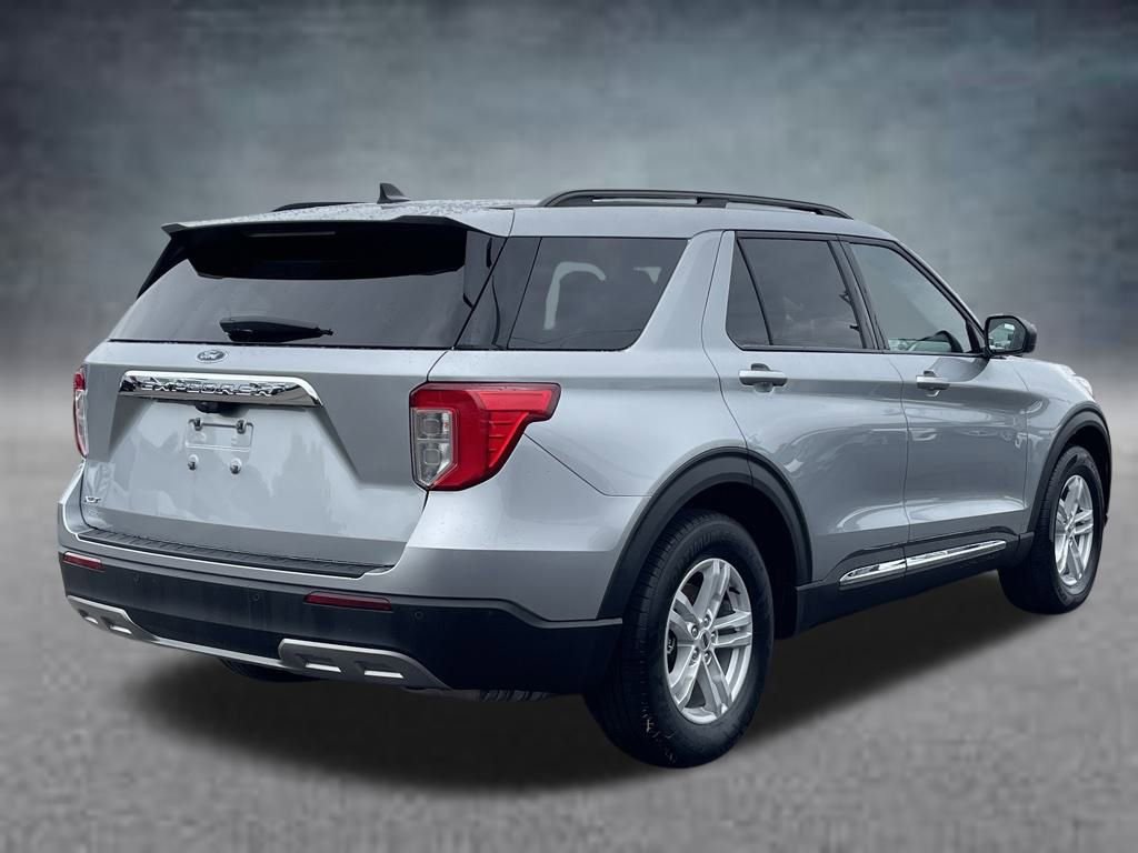 2024 Ford Explorer XLT photo 3