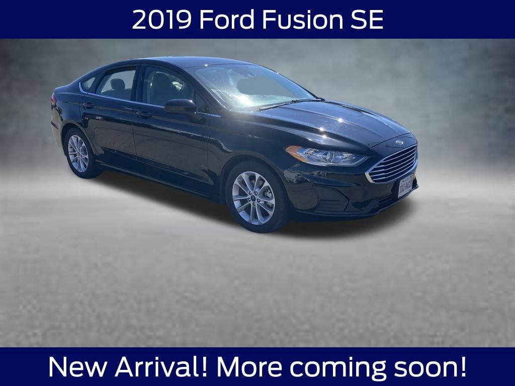 2019 Ford Fusion SE photo 2