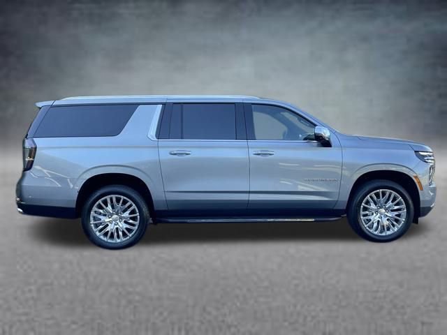 2025 Chevrolet Suburban Premier photo 3