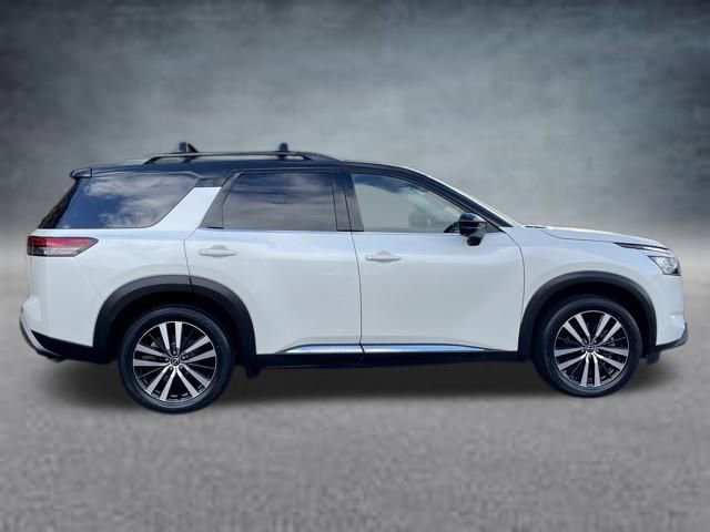 2023 Nissan Pathfinder Platinum photo 3