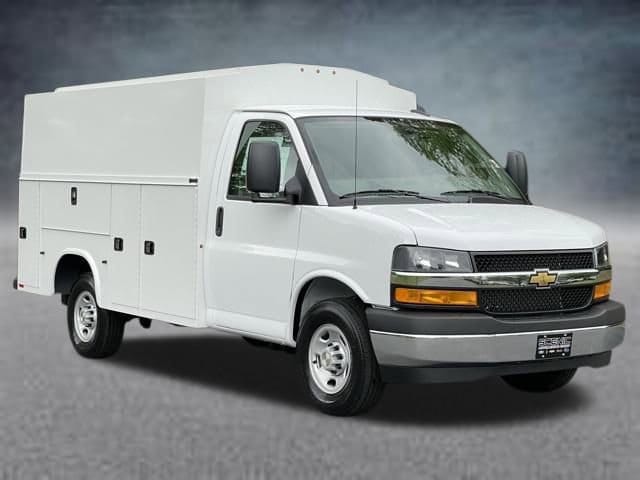 2024 Chevrolet Express Cutaway 3500 1WT