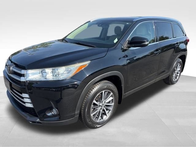 Used 2019 Toyota Highlander XLE with VIN 5TDJZRFH2KS611983 for sale in Mount Airy, NC
