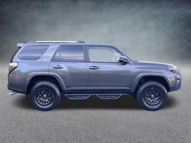 2022 Toyota 4Runner SR5 Premium photo 3