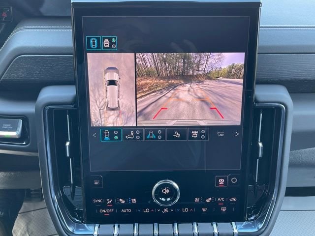 2026 GMC Yukon AT4 Ultimate - Photo 12