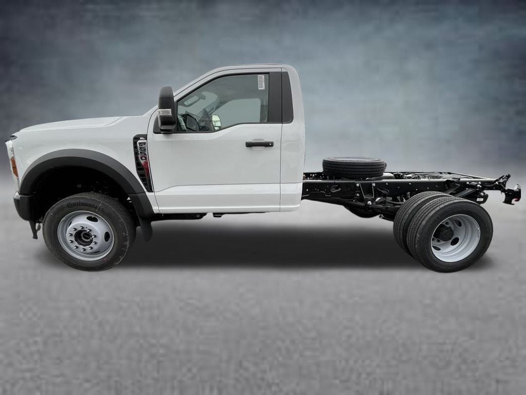 2025 Ford F-550 Super Duty Chassis Cab XL - Photo 2