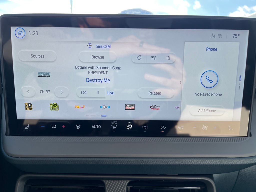2025 Ford Maverick XLT - Photo 11