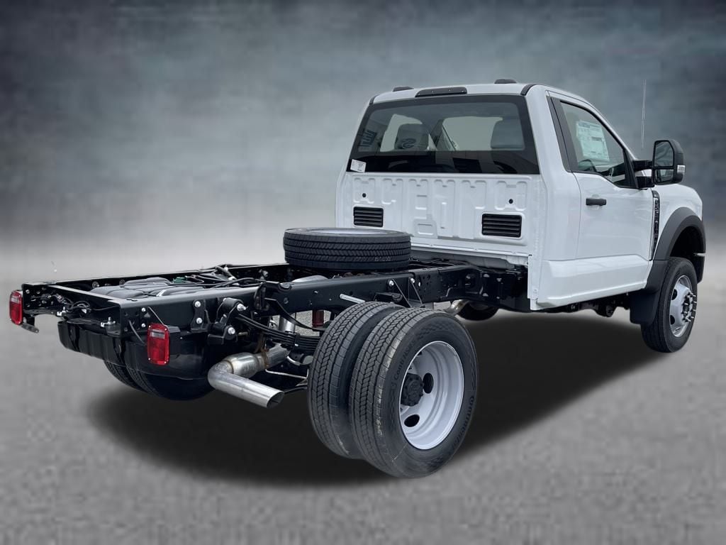 2025 Ford F-550 Super Duty Chassis Cab XL - Photo 3