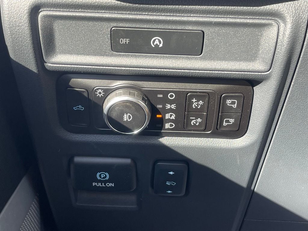 2025 Ford F-150 Platinum - Photo 17