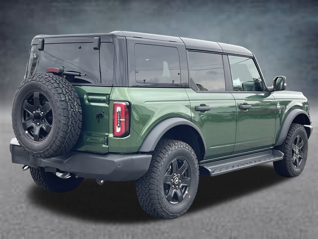 2025 Ford Bronco Outer Banks photo 3