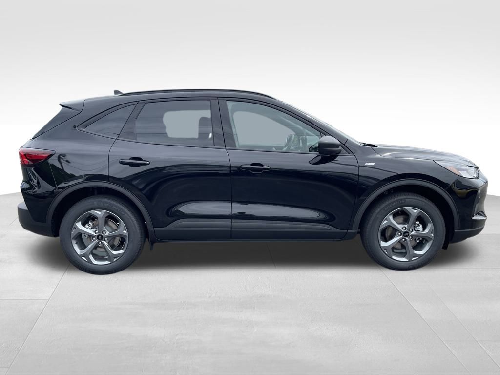 2025 Ford Escape ST-Line photo 4