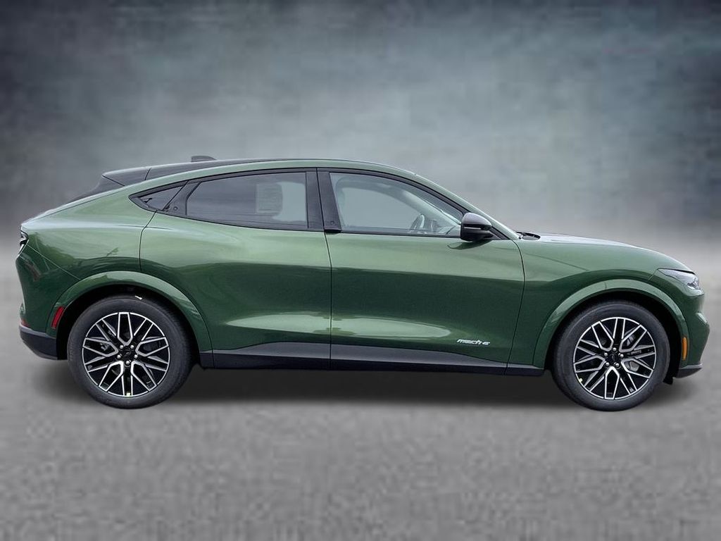 2025 Ford Mustang Mach-E Premium photo 4
