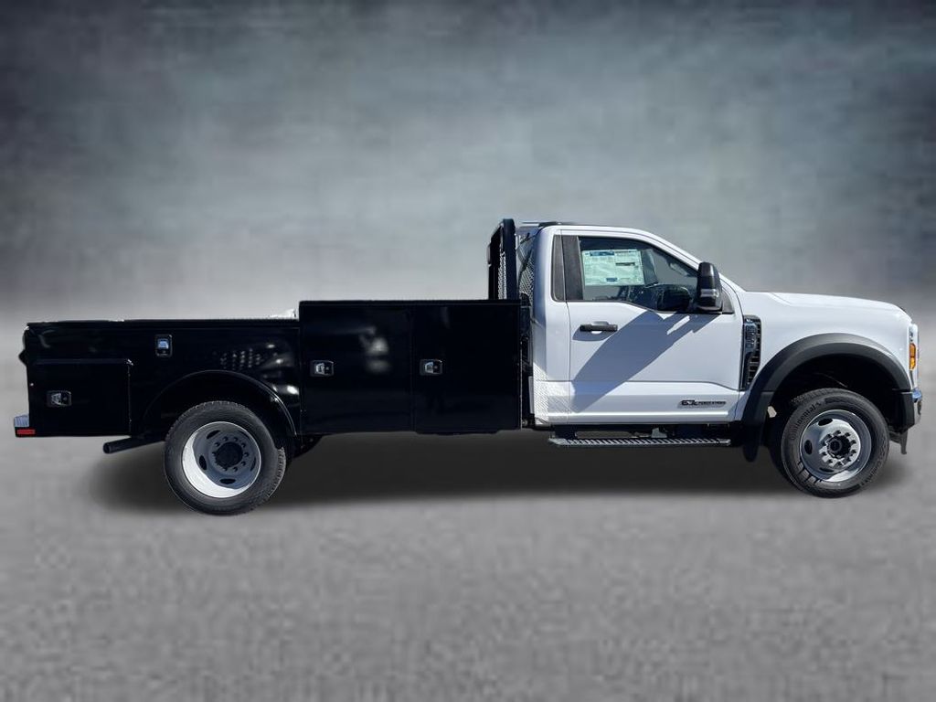 2025 Ford F-550 XL photo 3