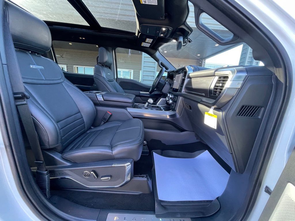 2025 Ford F-150 Platinum - Photo 27