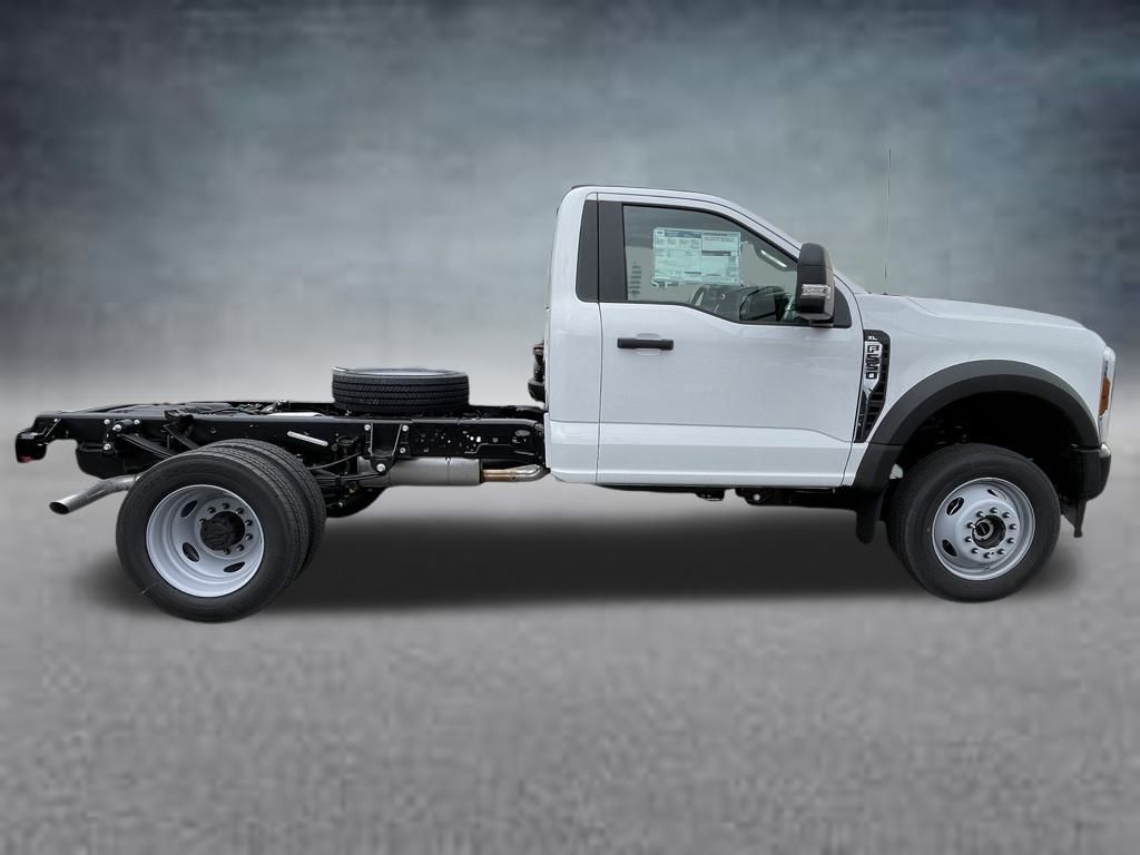 2025 Ford F-550 Super Duty Chassis Cab XL - Photo 4