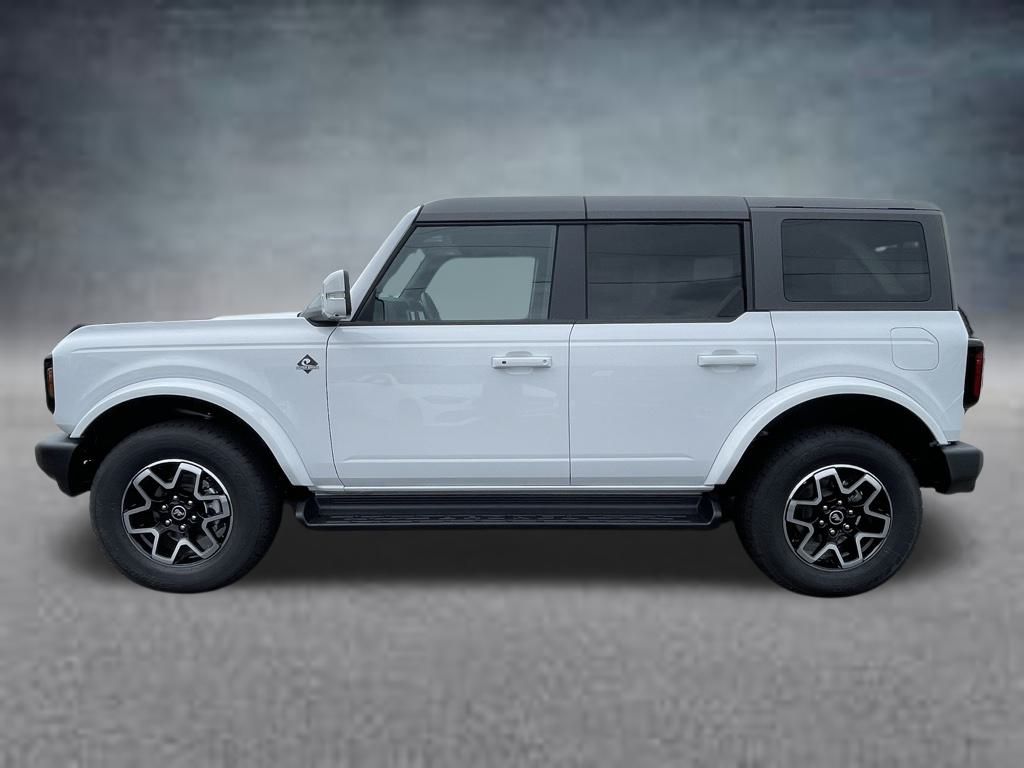 2025 Ford Bronco Outer Banks photo 2