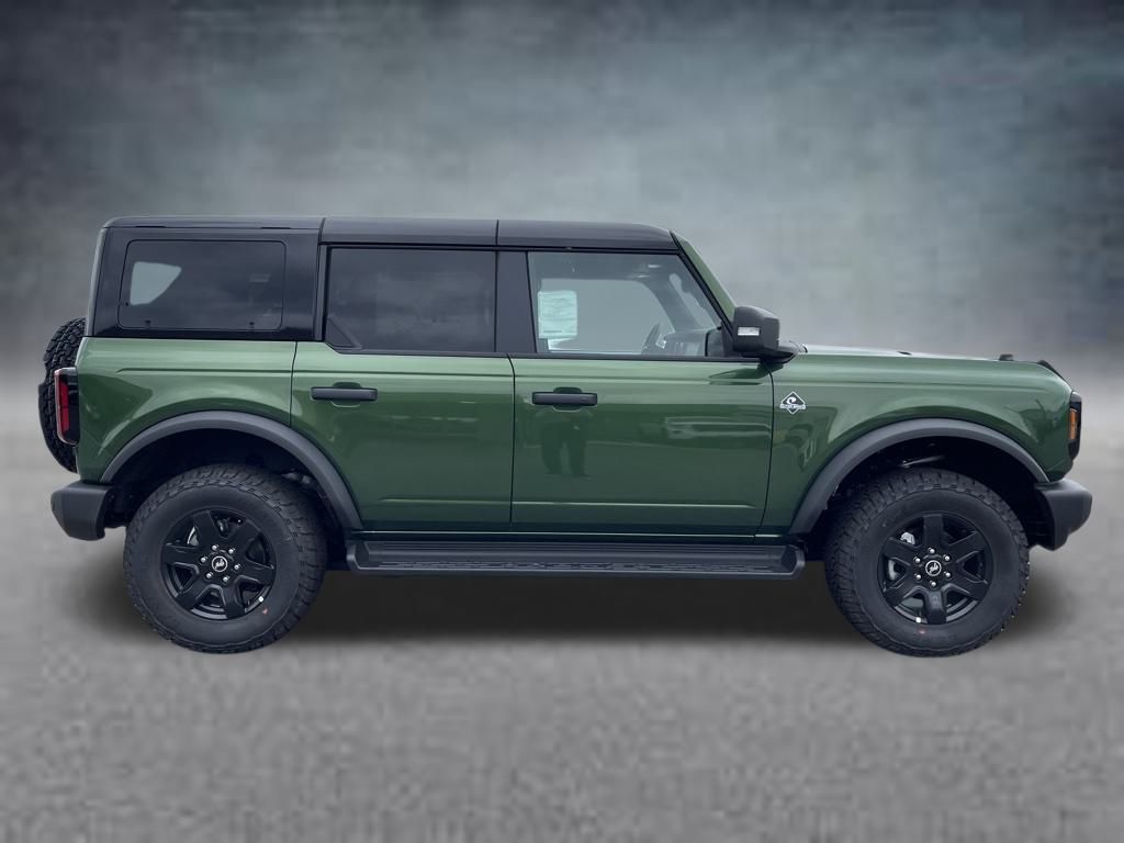 2025 Ford Bronco Outer Banks photo 4