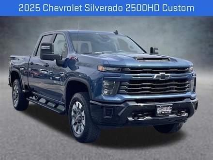 2025 Chevrolet Silverado 2500HD Custom Truck