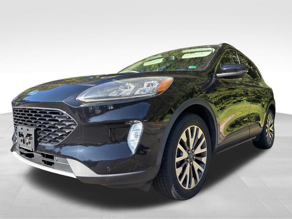 2020 Ford Escape Titanium photo 2