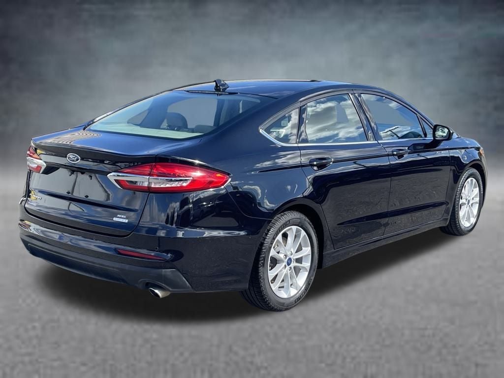 Used 2019 Ford Fusion SE Sedan