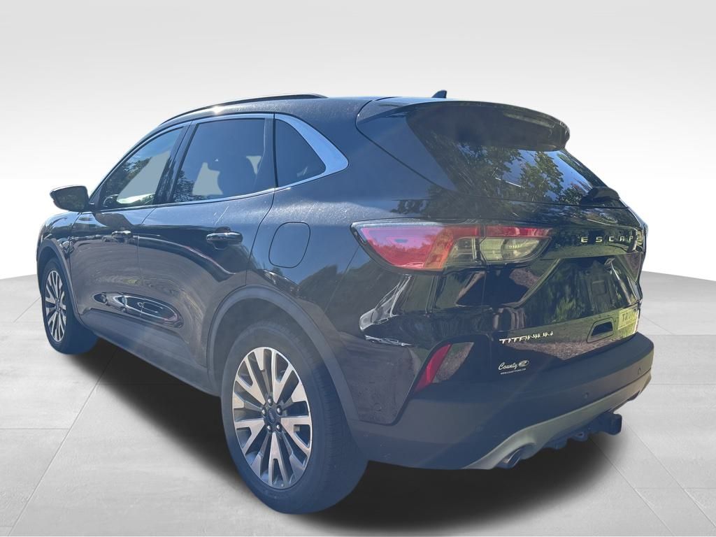 2020 Ford Escape Titanium photo 3