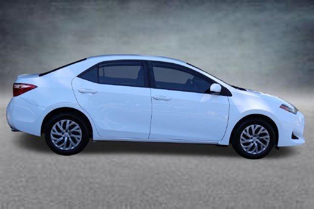 Used 2018 Toyota Corolla LE with VIN 2T1BURHE5JC066035 for sale in Mount Airy, NC
