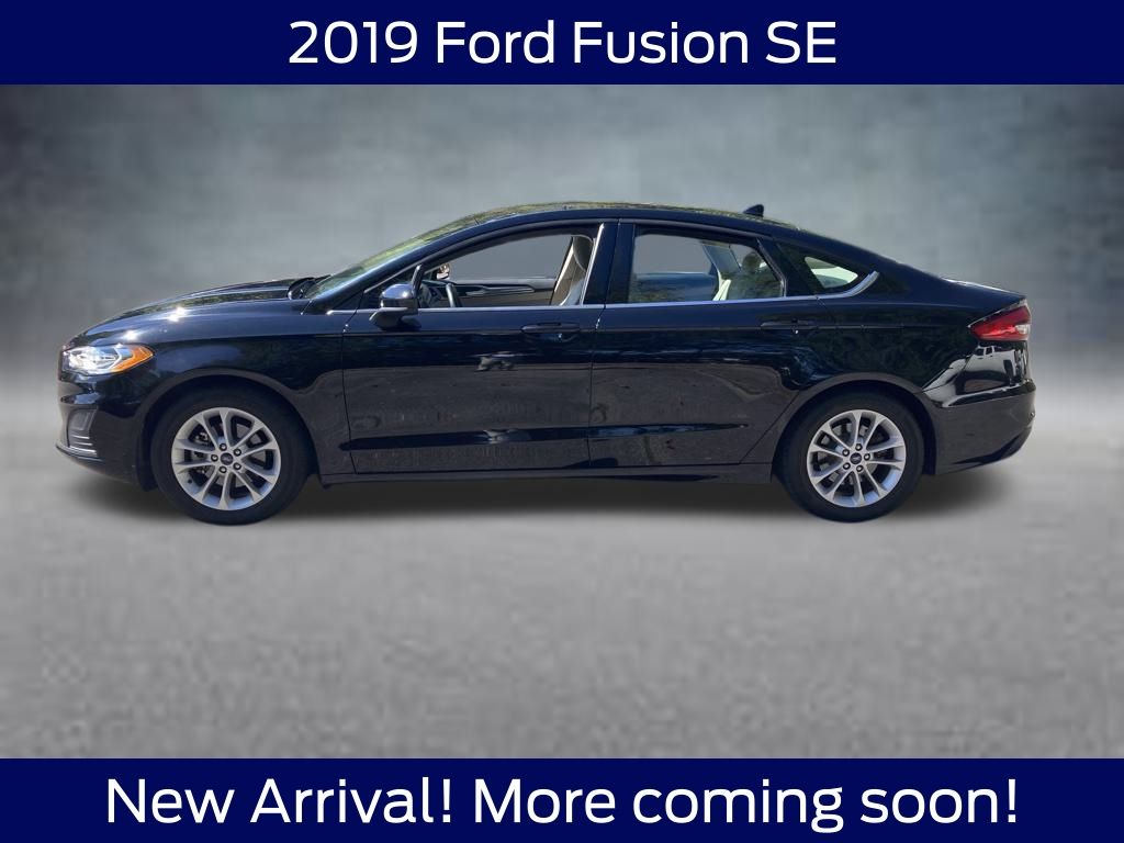2019 Ford Fusion SE photo 3