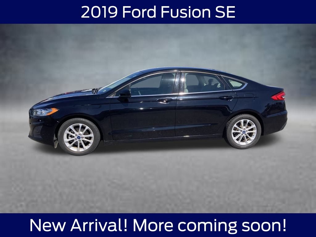 2019 Ford Fusion SE photo 2