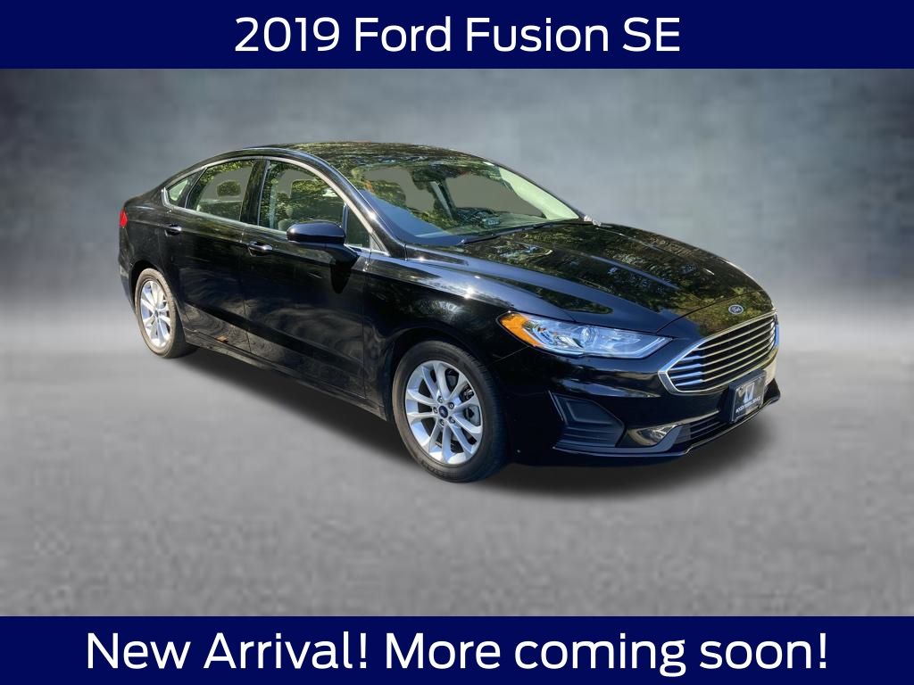 2019 Ford Fusion SE photo 2