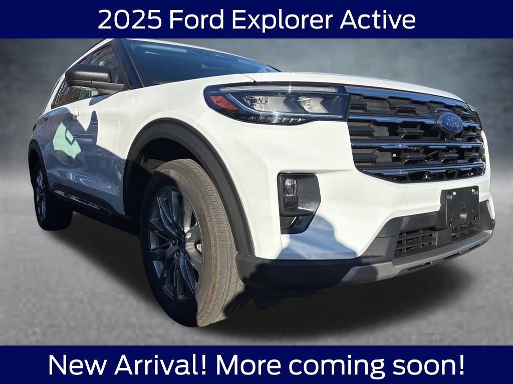 2025 Ford Explorer Active's photo