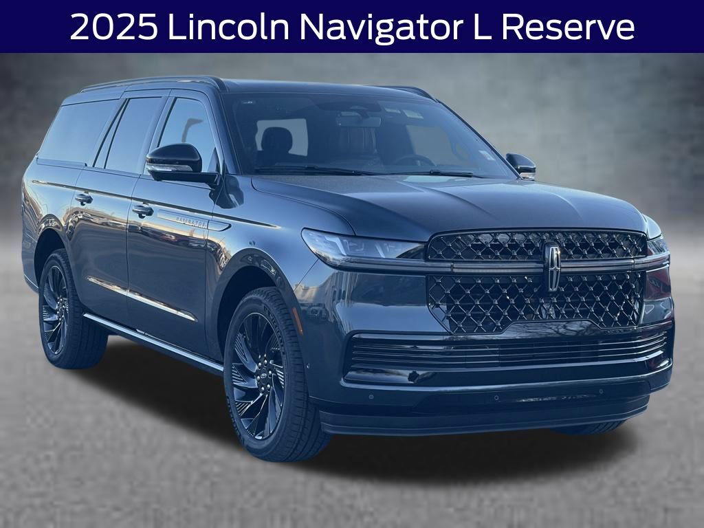 2025 Lincoln Navigator Reserve L's photo