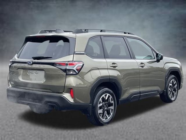 2025 Subaru Forester Premium photo 3