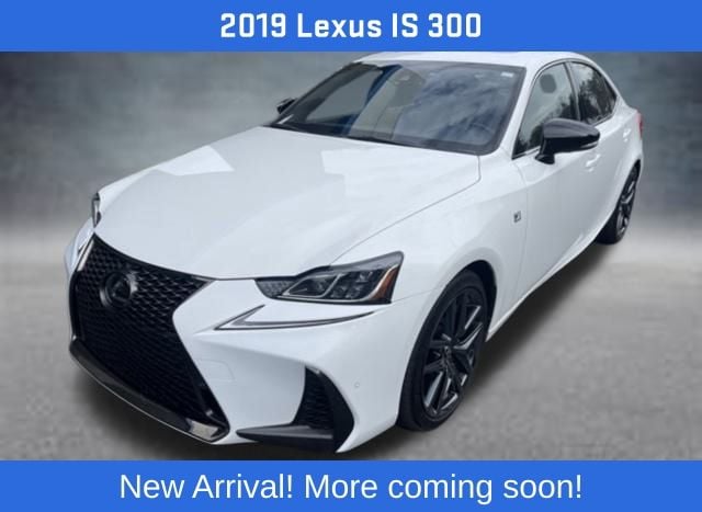 2019 Lexus IS 300's photo