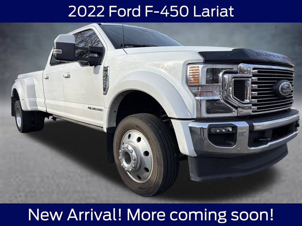 2022 Ford F-450 Super Duty Lariat's photo