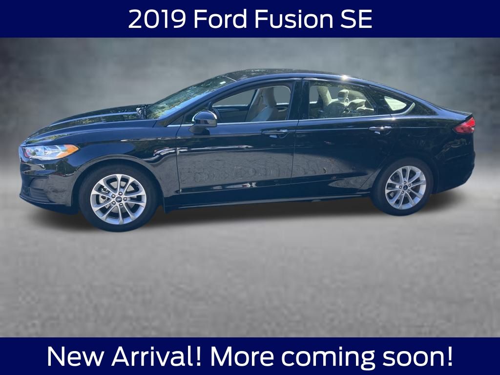 2019 Ford Fusion SE photo 3