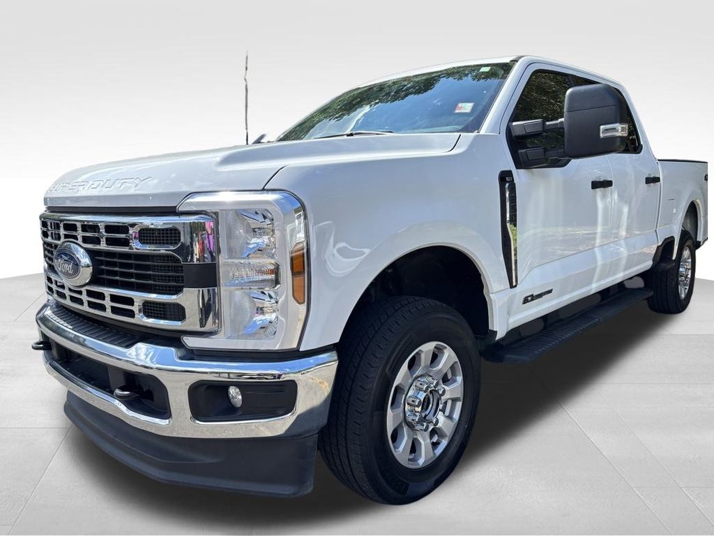 2024 Ford F-250 XLT photo 2