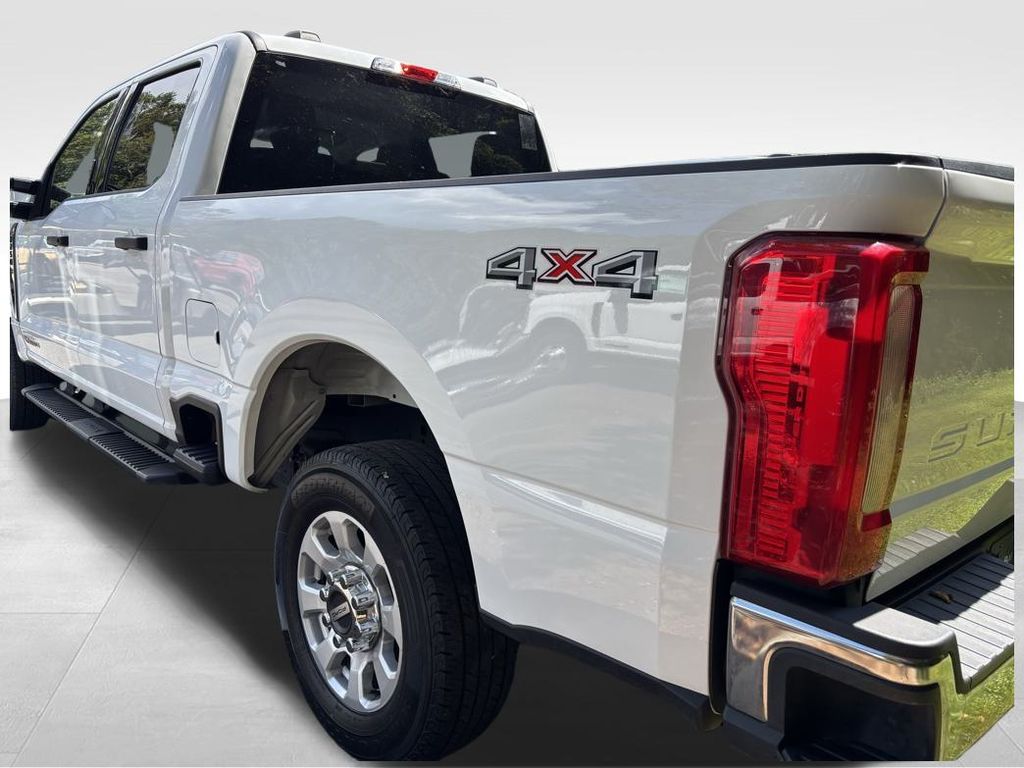 2024 Ford F-250 XLT photo 3