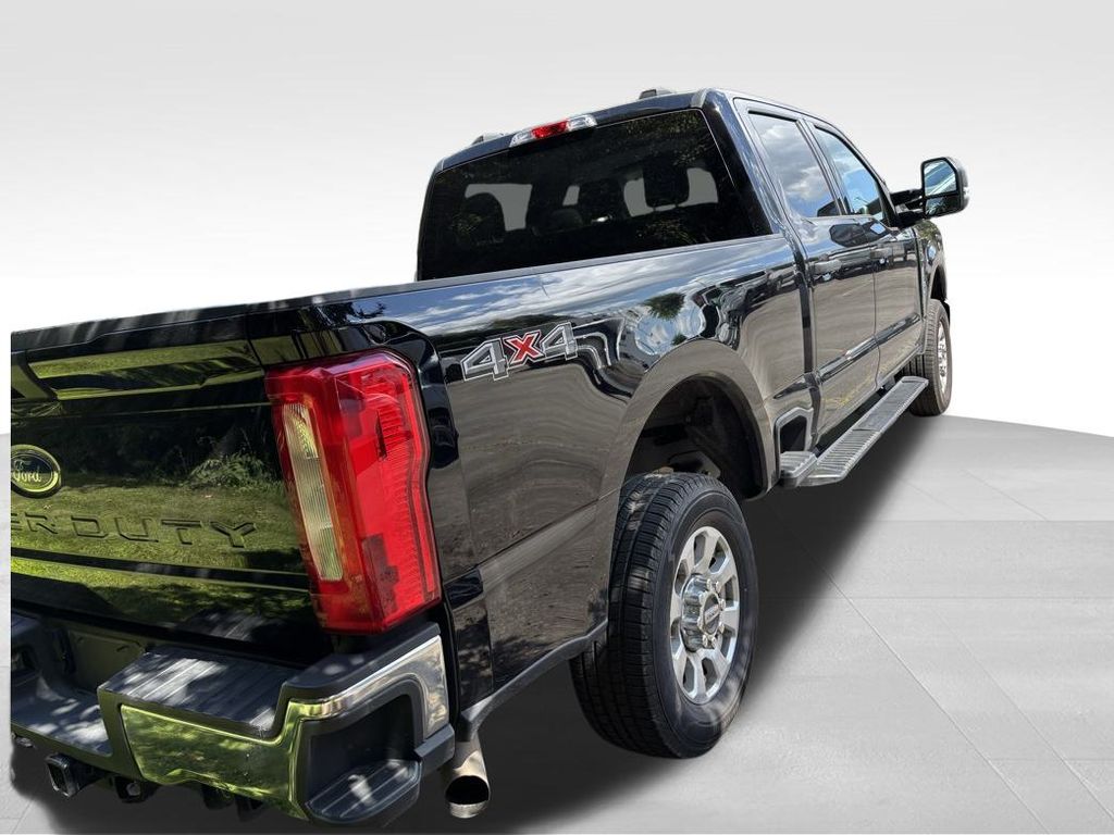 2024 Ford F-250 XLT photo 4
