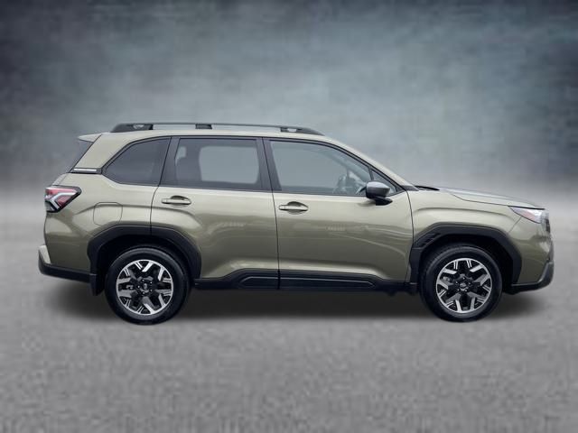 2025 Subaru Forester Premium photo 4