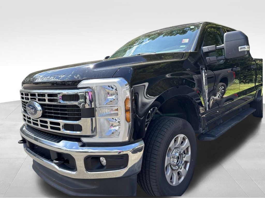 2024 Ford F-250 XLT photo 2