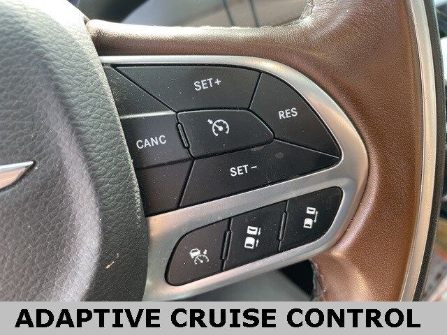 2019 Chrysler Pacifica Limited photo 3