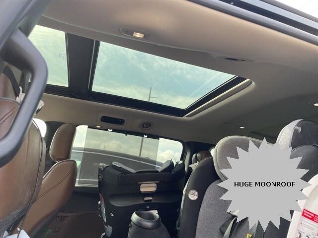 2019 Chrysler Pacifica Limited photo 2