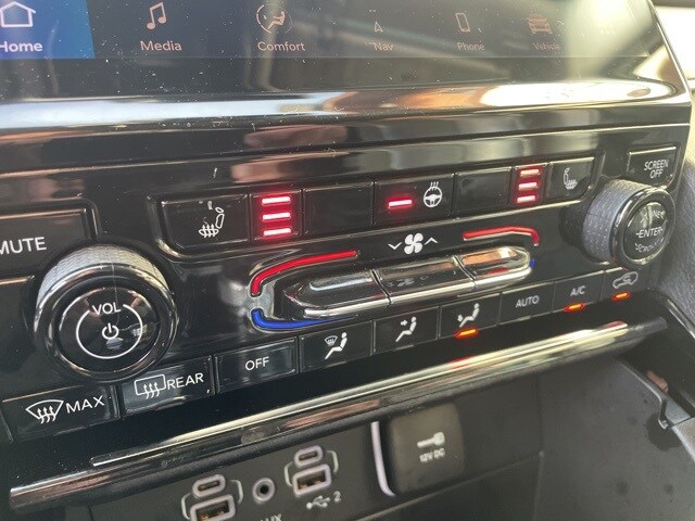 2023 Jeep Grand Cherokee Limited photo 3