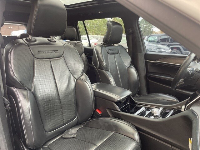 2021 Jeep Grand Cherokee Overland photo 2