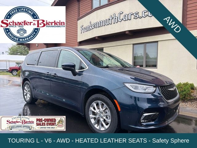2023 Chrysler Pacifica Touring L AWD's photo
