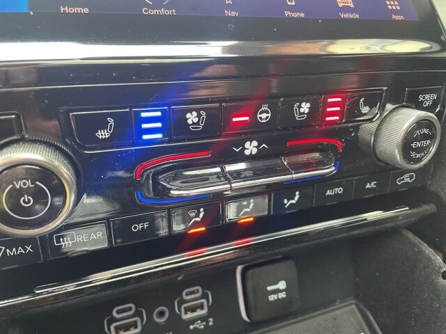 2021 Jeep Grand Cherokee Overland photo 3