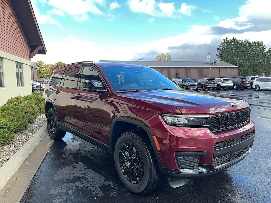 New 2025 Jeep Grand Cherokee L ALTITUDE X 4X4 Sport Utility