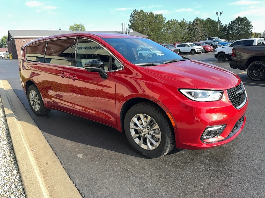 New 2026 Chrysler Pacifica SELECT AWD Passenger Van