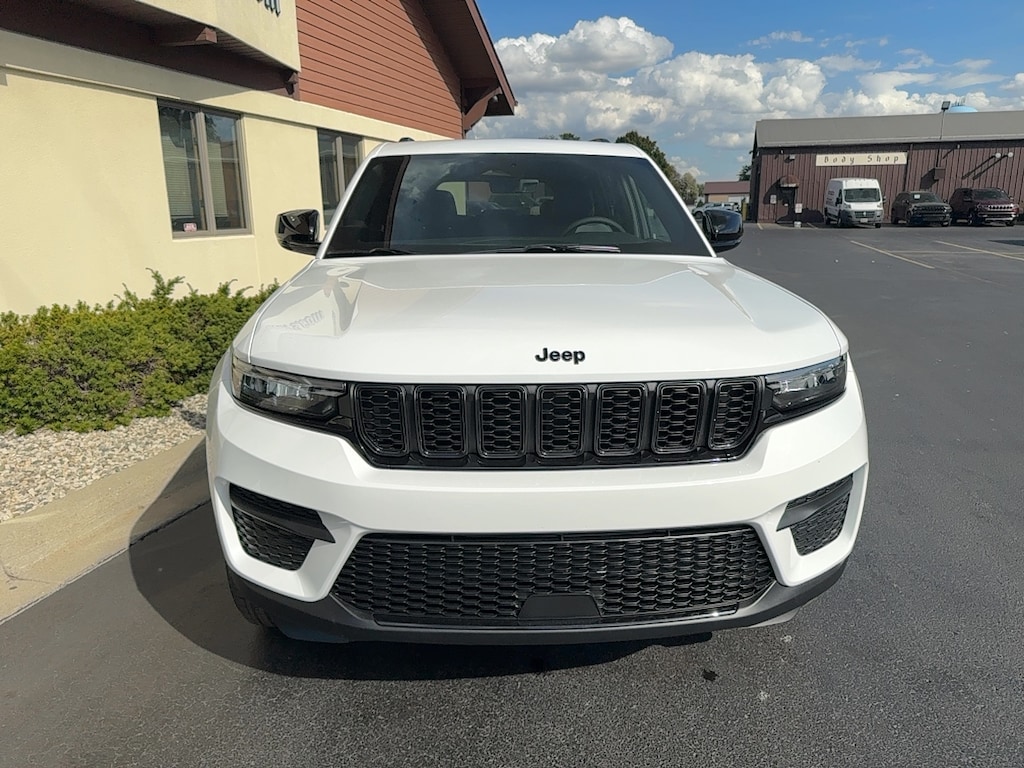 New 2025 Jeep Grand Cherokee ALTITUDE X 4X4 Sport Utility