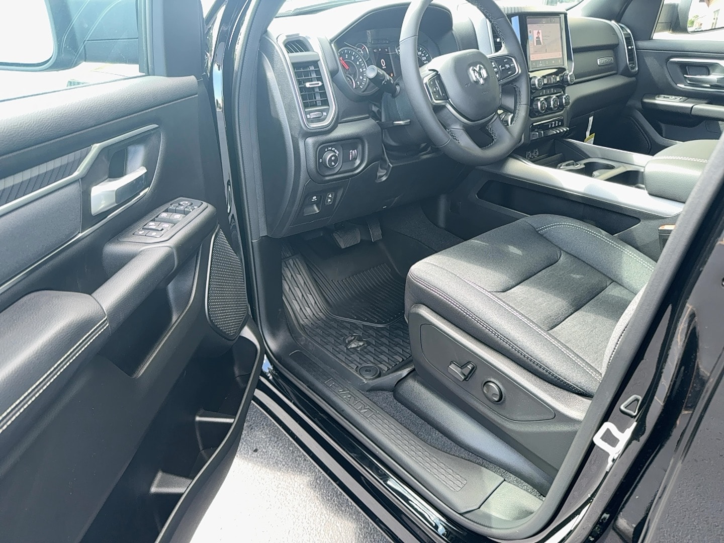 2025 RAM 1500 Big Horn/Lone Star - Photo 20