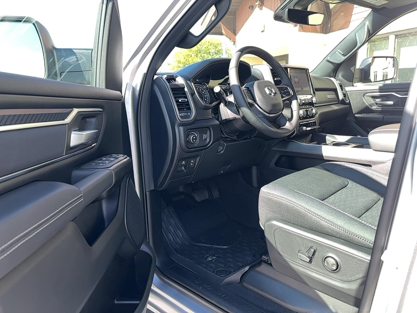 2025 RAM 1500 Big Horn/Lone Star - Photo 19